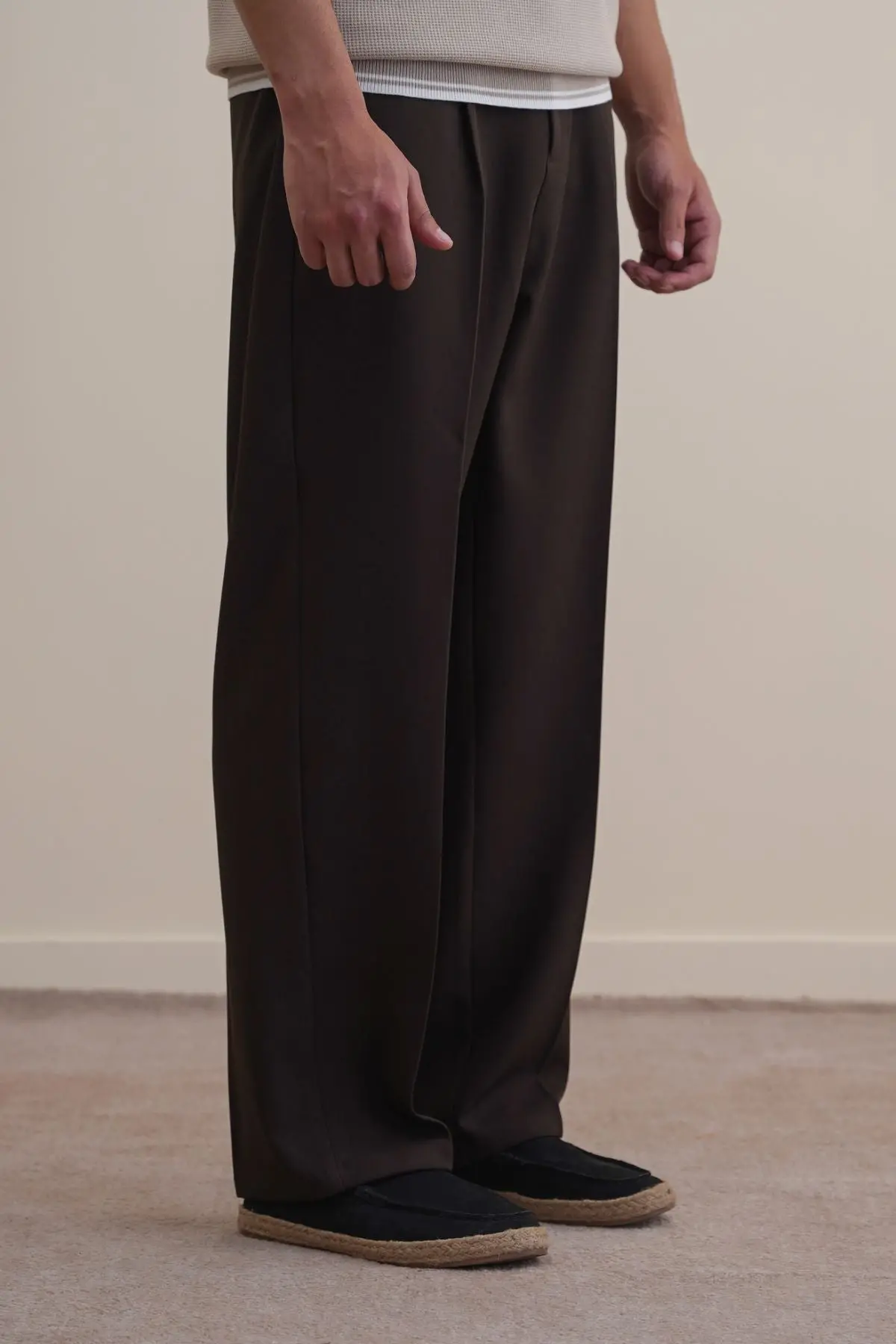 Coin Pocket Detail Pants 1