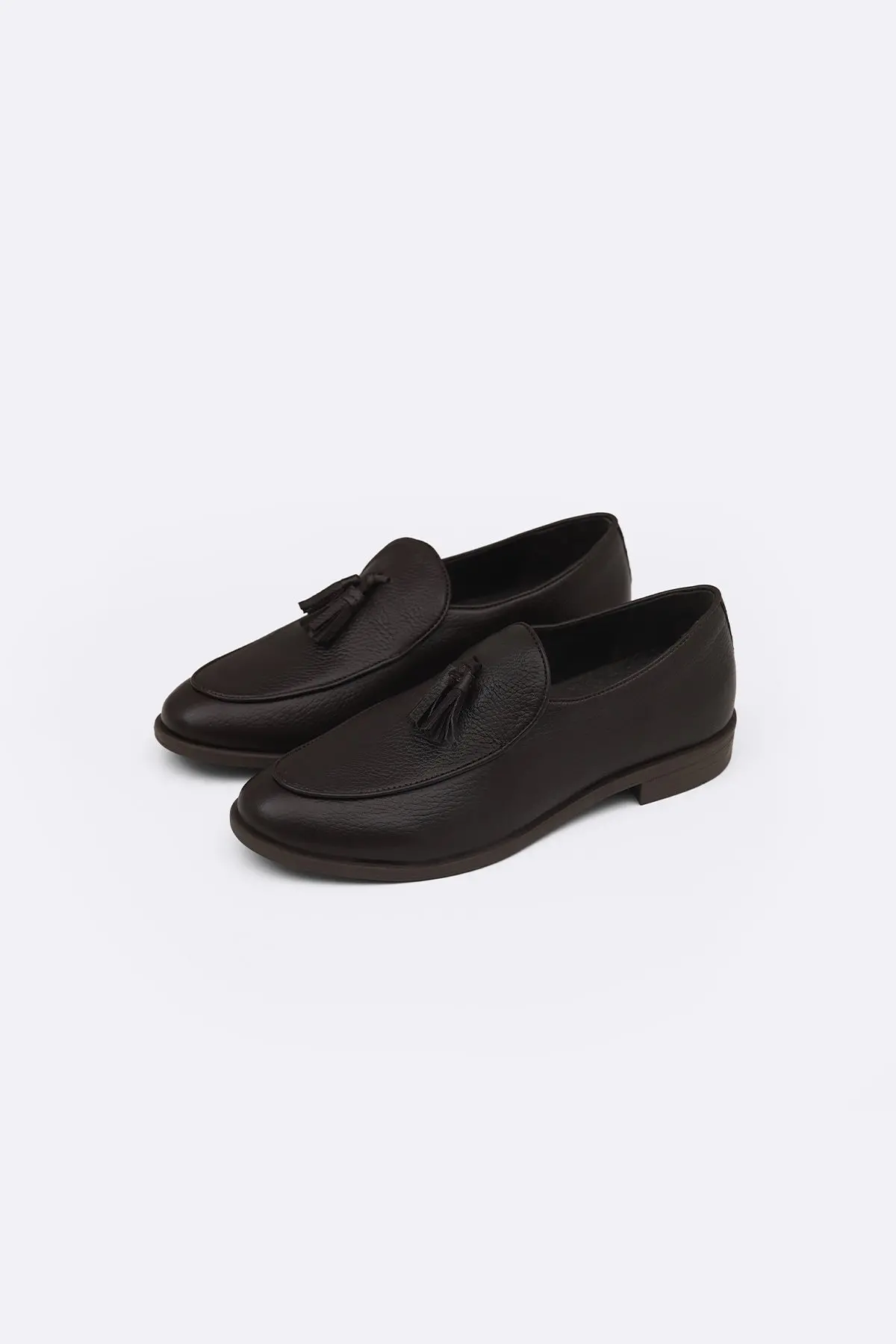 Grained Leather Tassel Loafers 4