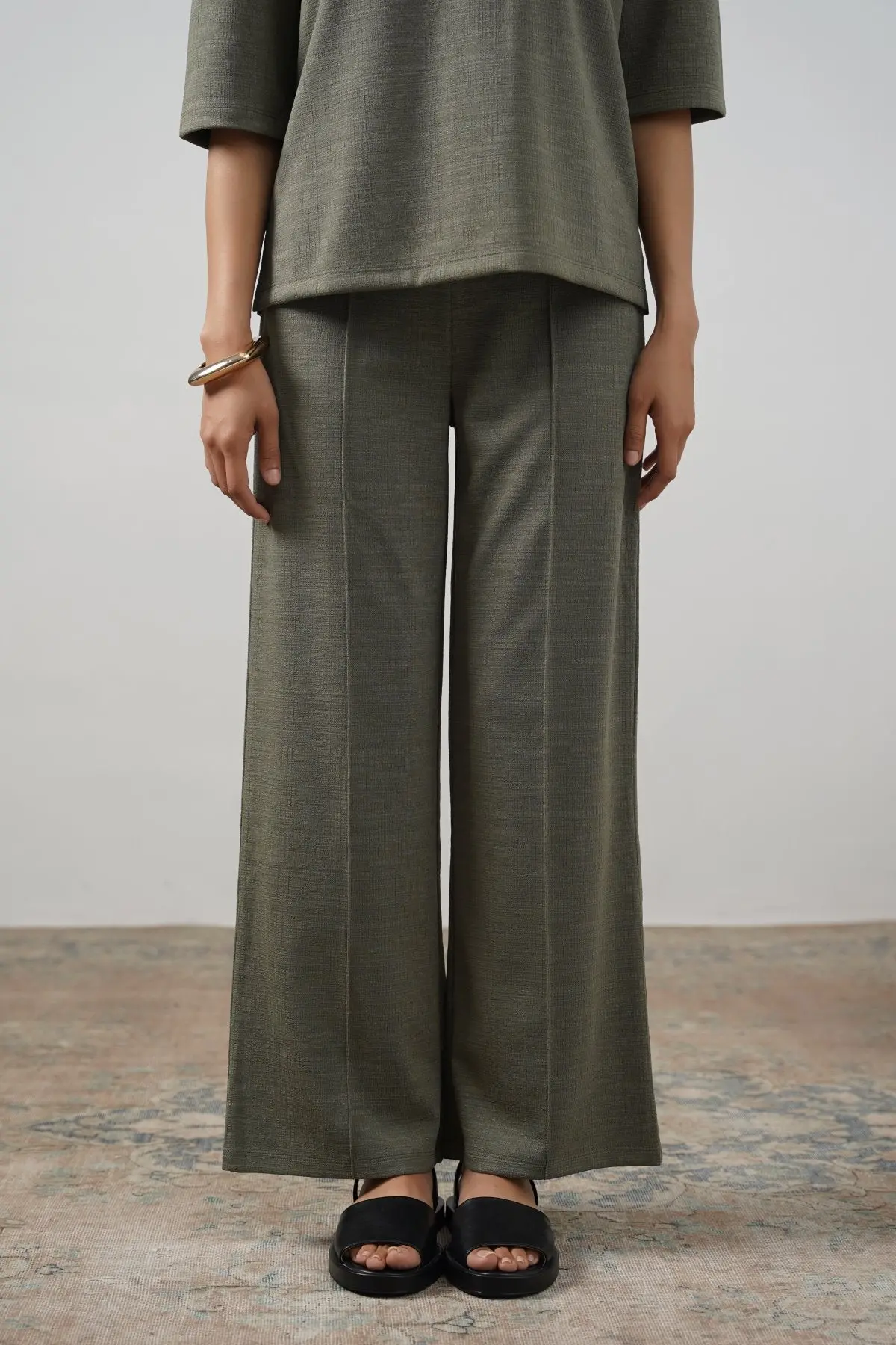 Stretchy Pants With Pleat 1
