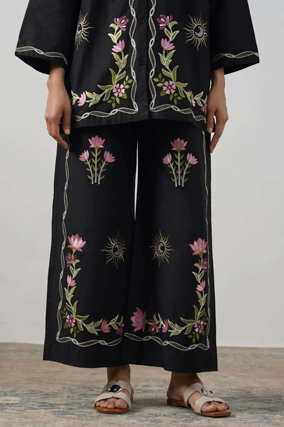 Cosmos Embroidered Pants 1