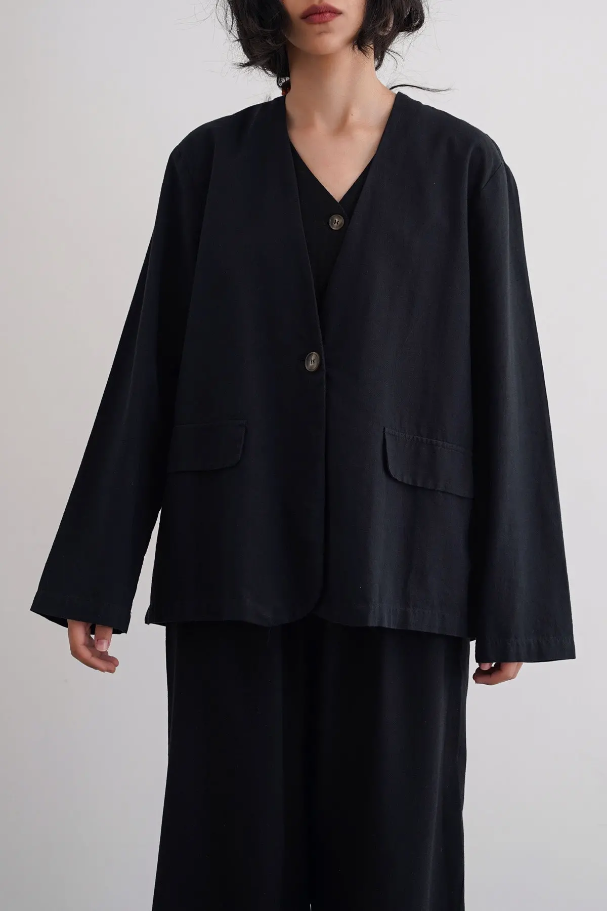 Collarless Linen Blazer 1