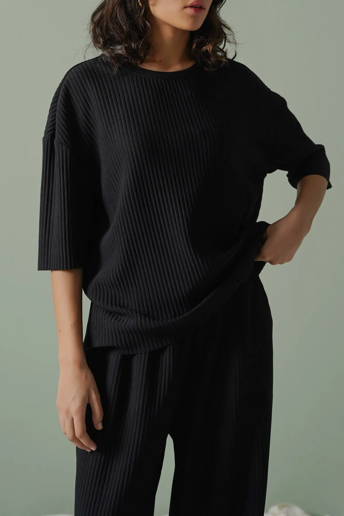 Linea Stretchy Tee 1