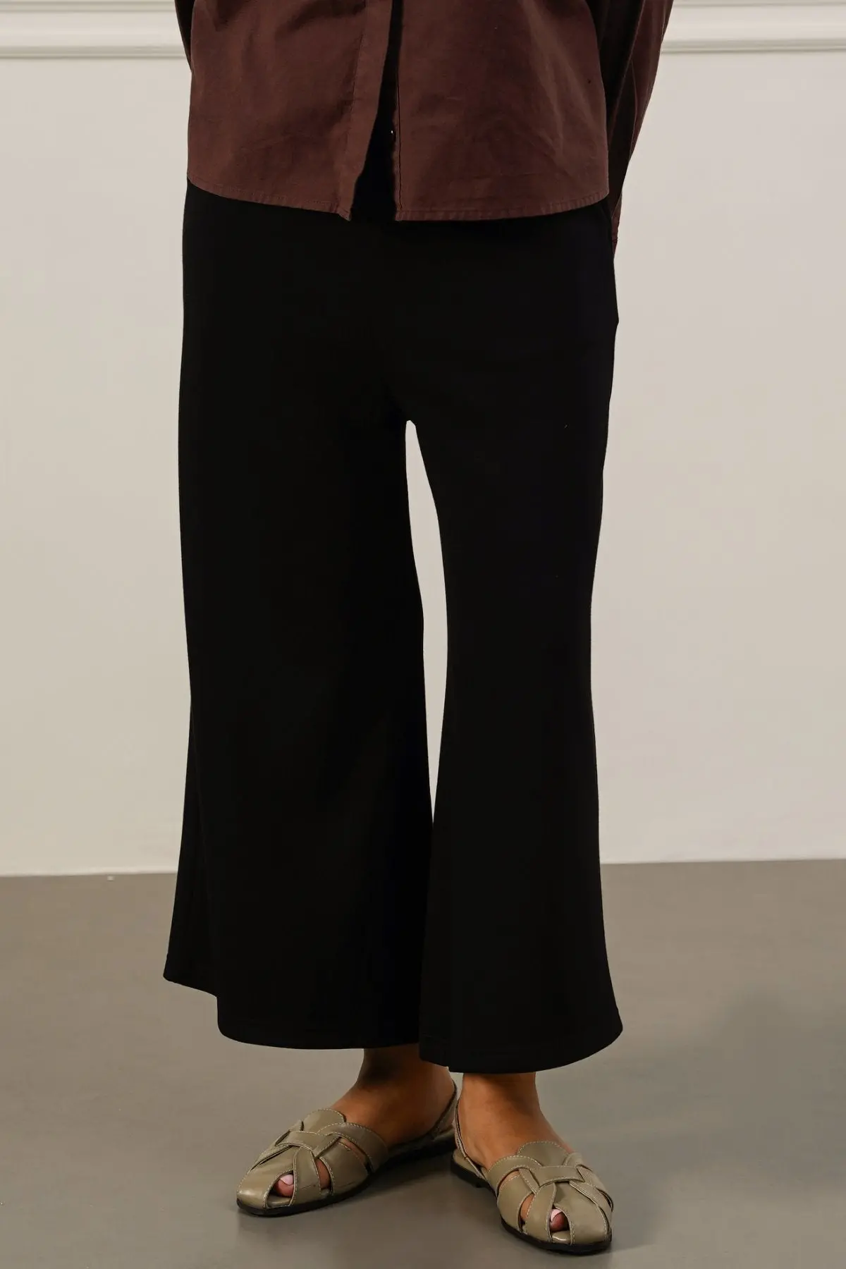 Cropped Wide-Leg Pants 1