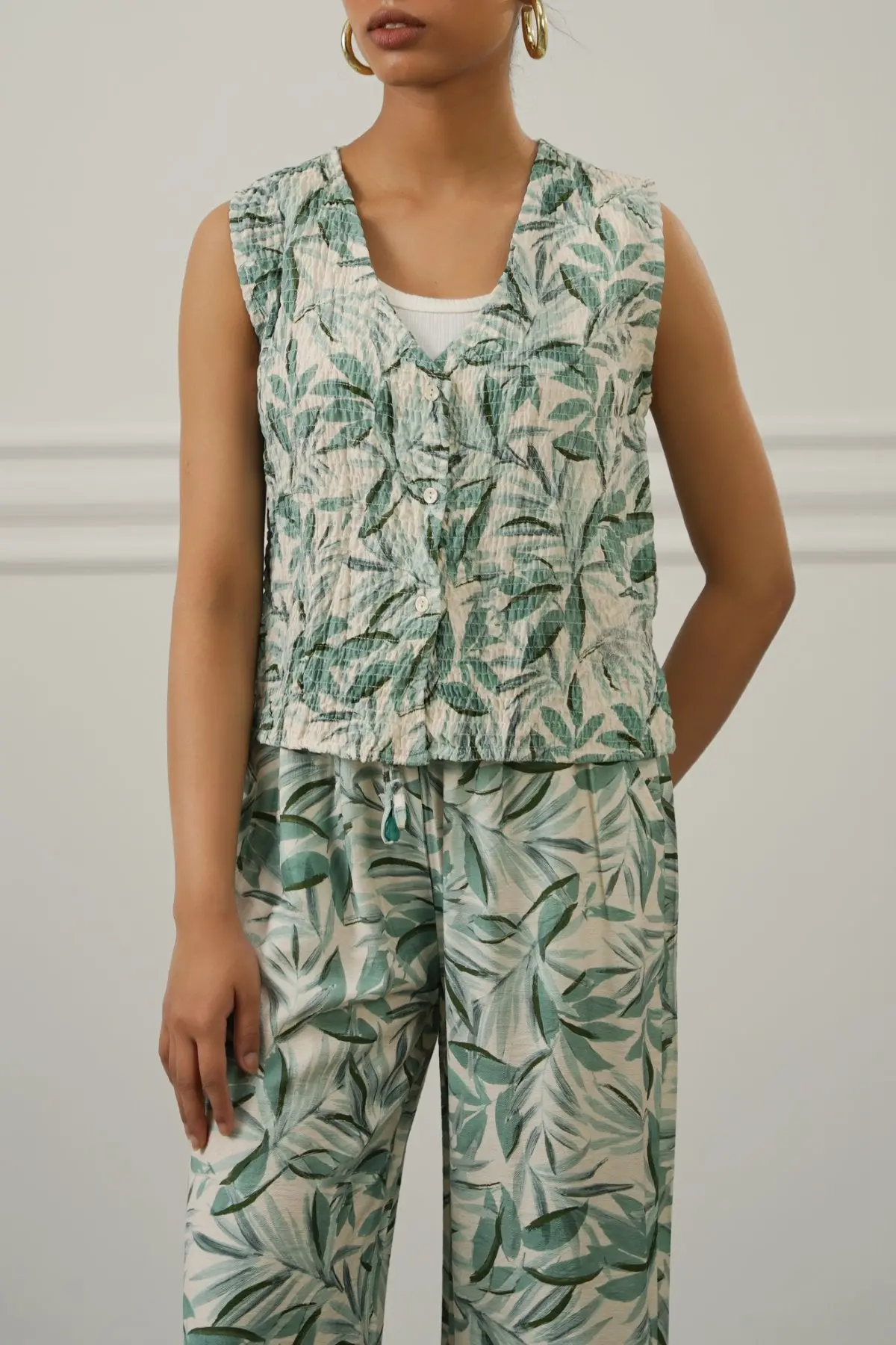 Bamboo Smocked Vest 1