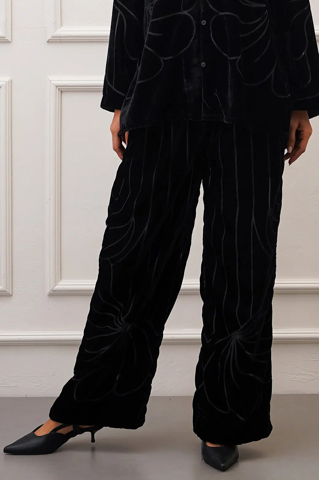 Rjukan Burn-Out Velvet Pants 1