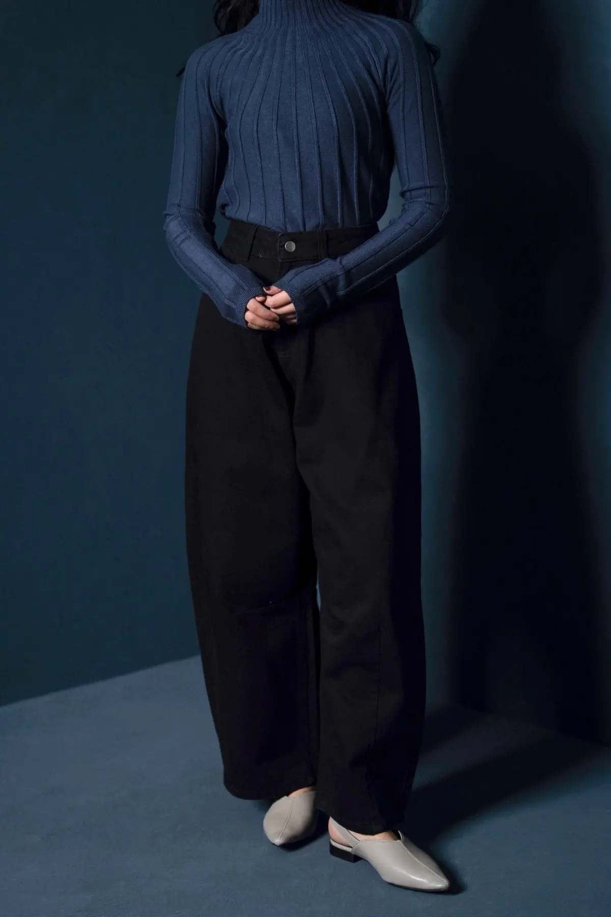 Basic Barrel Jeans 1