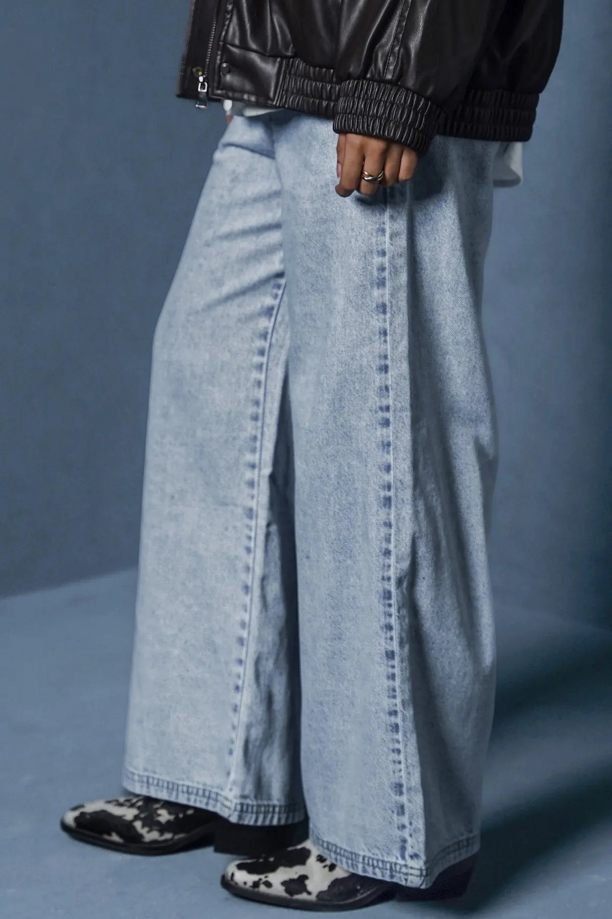 Easy Wide Leg Jeans 1