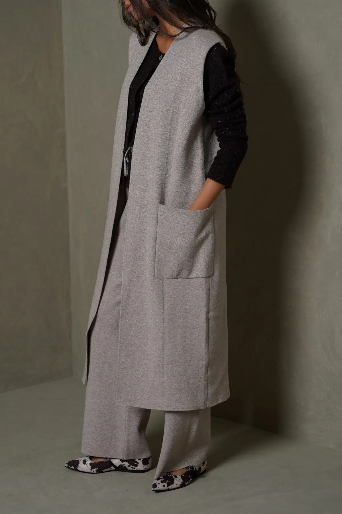 Weekend Sleeveless Cardigan 1