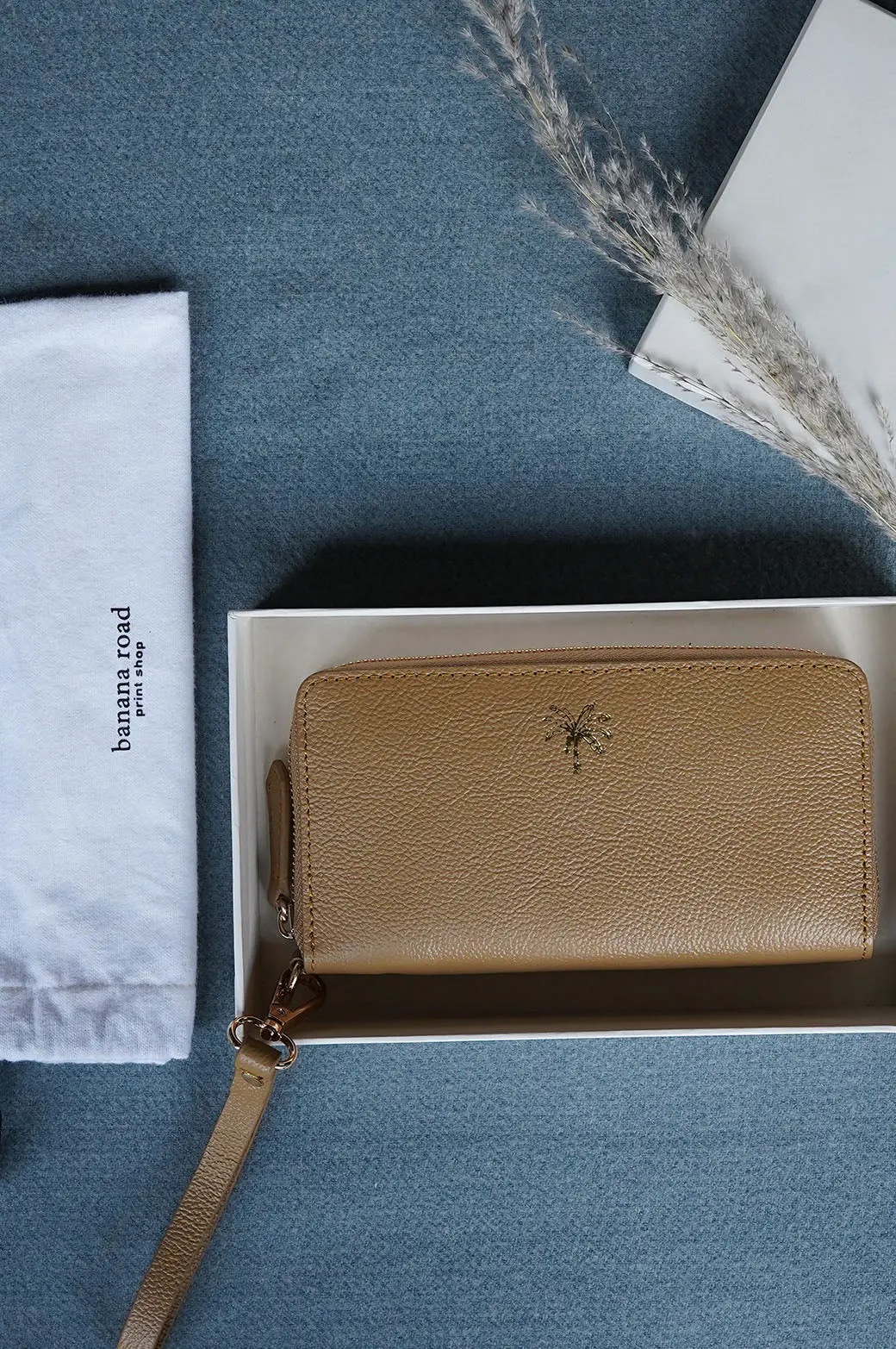 Resort Leather Wallet 1