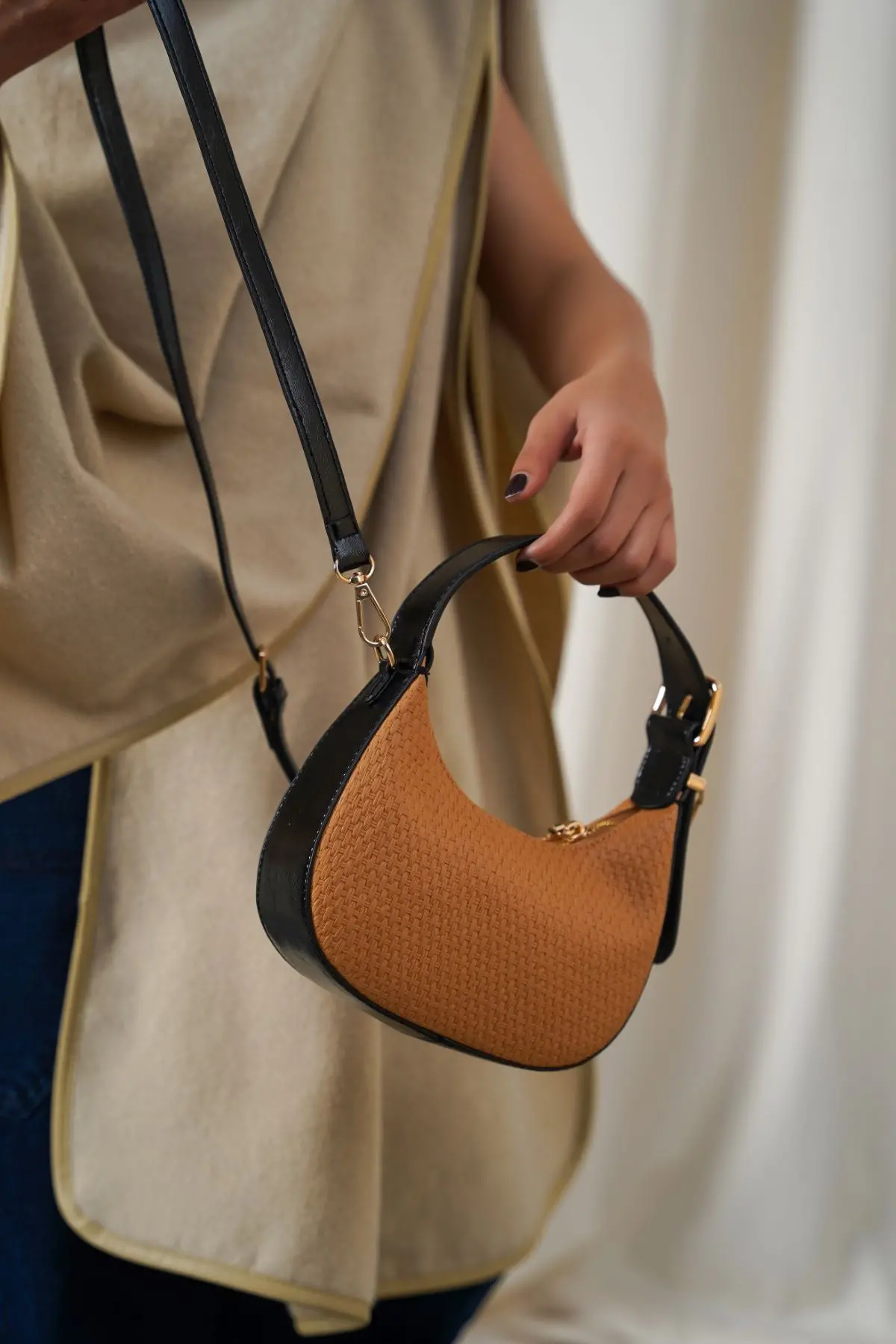 Calilo Crossbody Bag 1