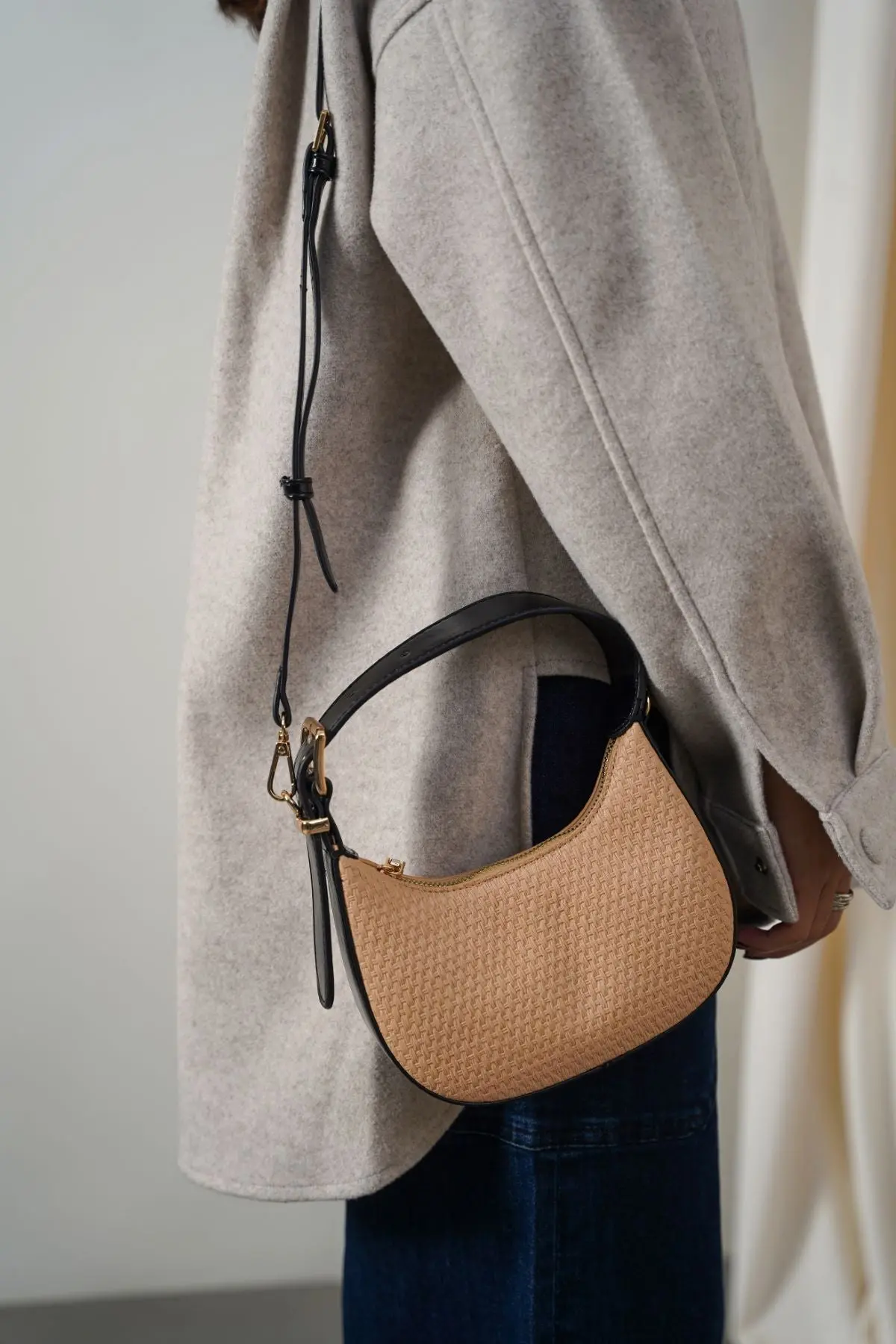 Calilo Crossbody Bag 1