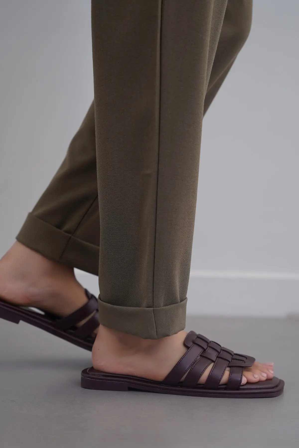 Veneto Caged Slides 5
