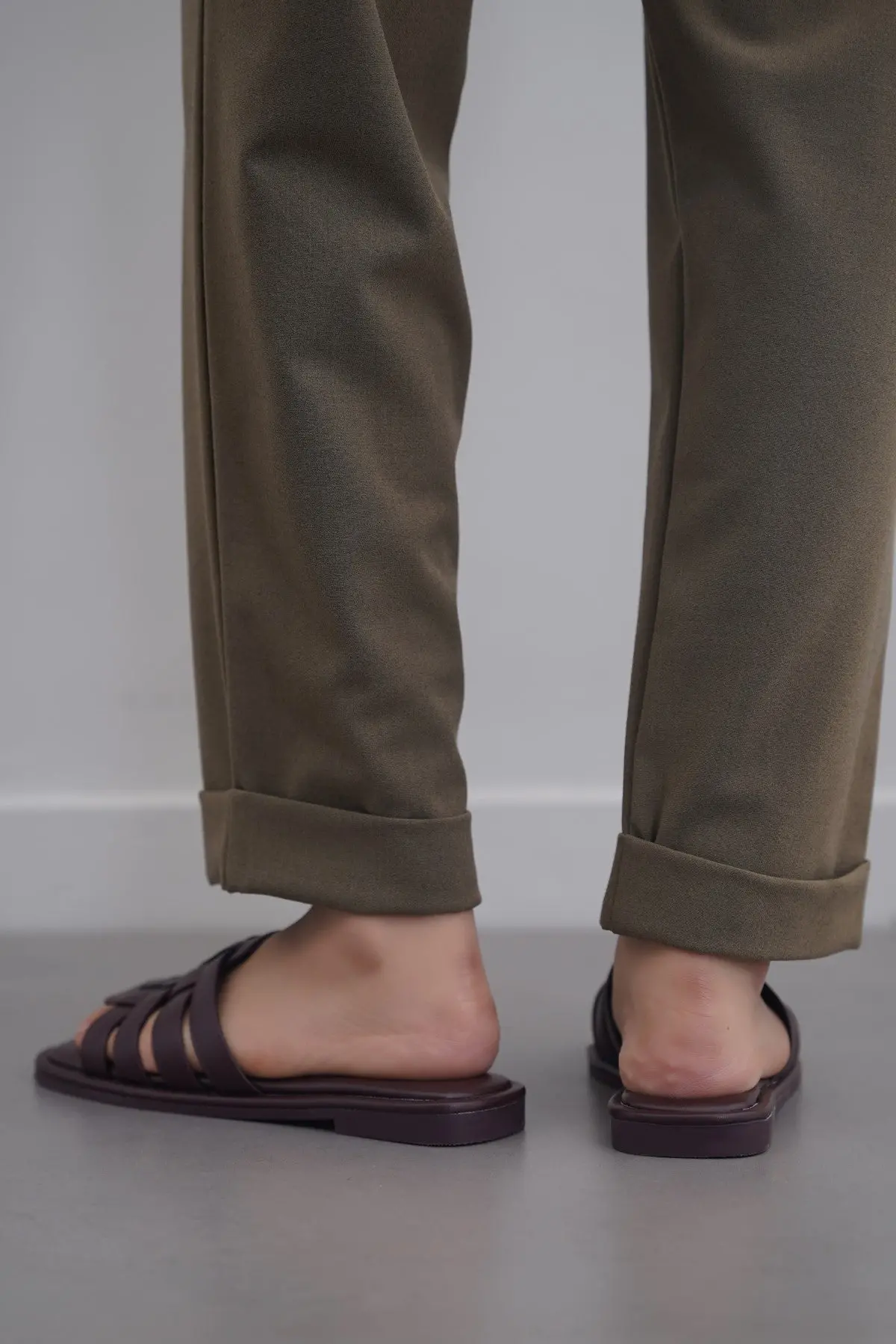 Veneto Caged Slides 6
