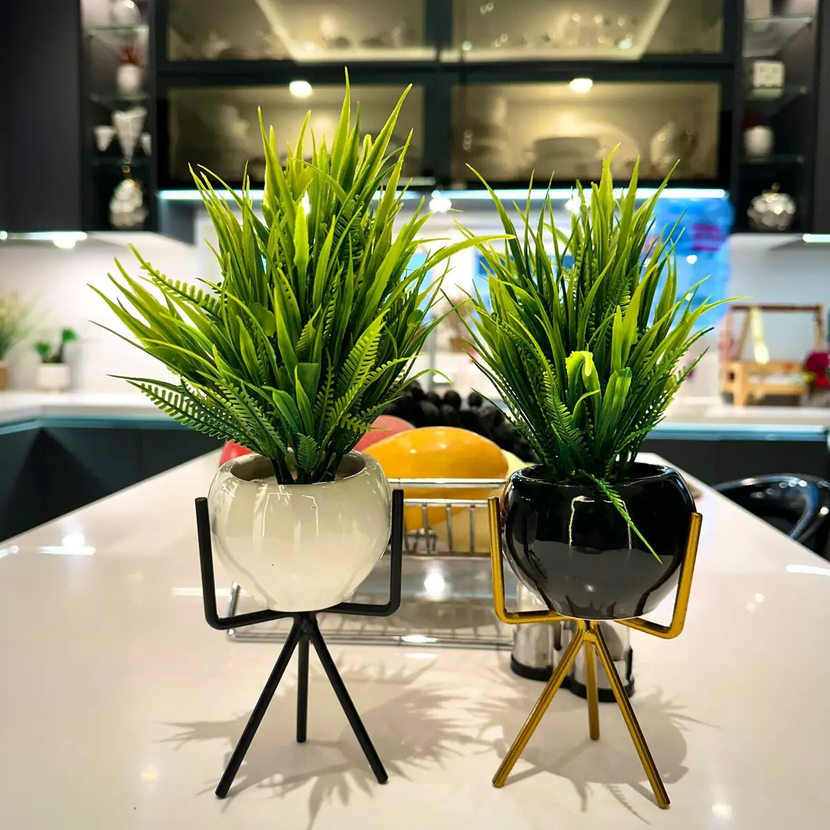 Luxury Ceramic Planters With Metal Stands 1