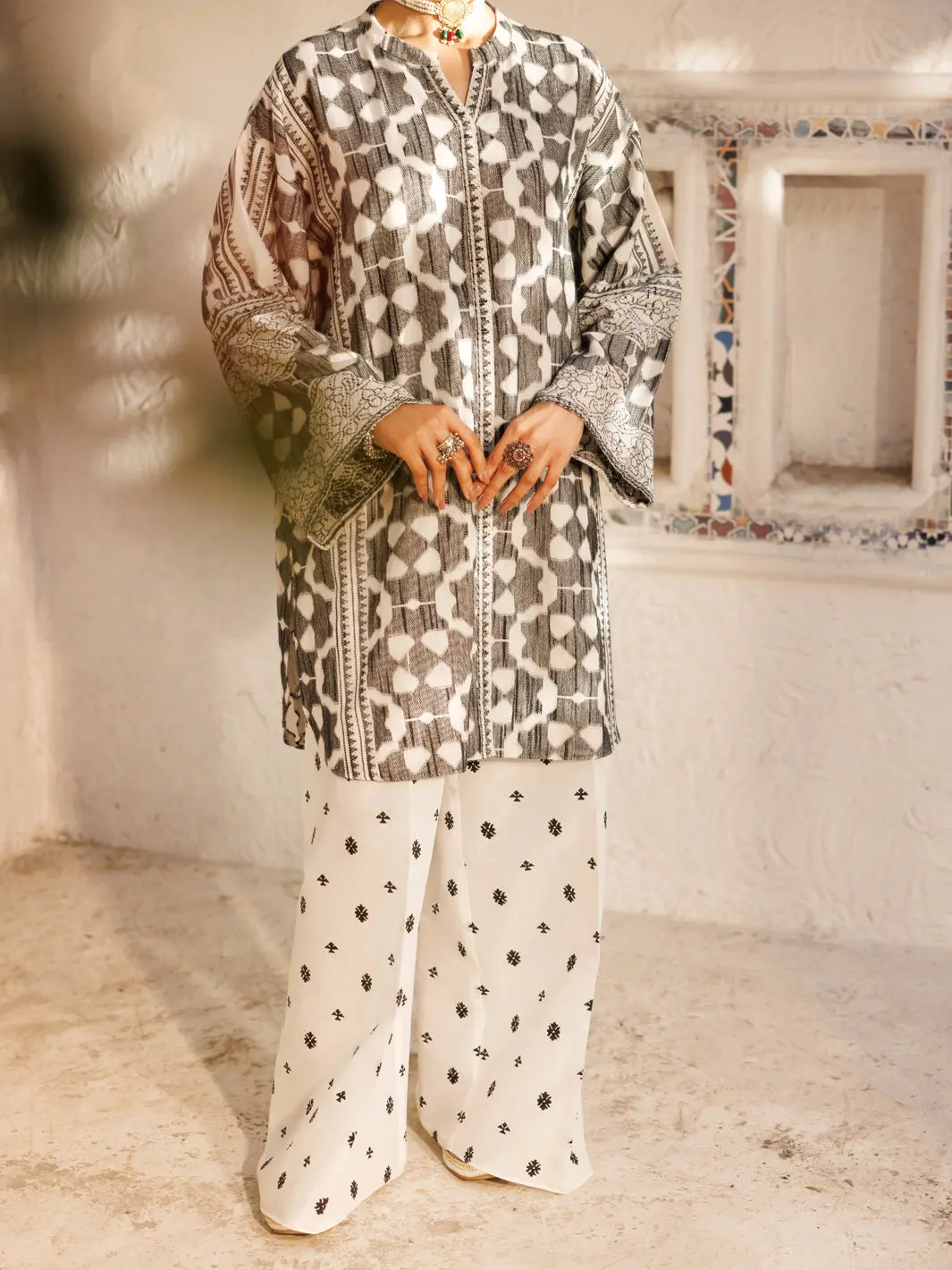 Black & White Jacquard 2Pc Stitched - Al-2Ps-Lks-1051 1