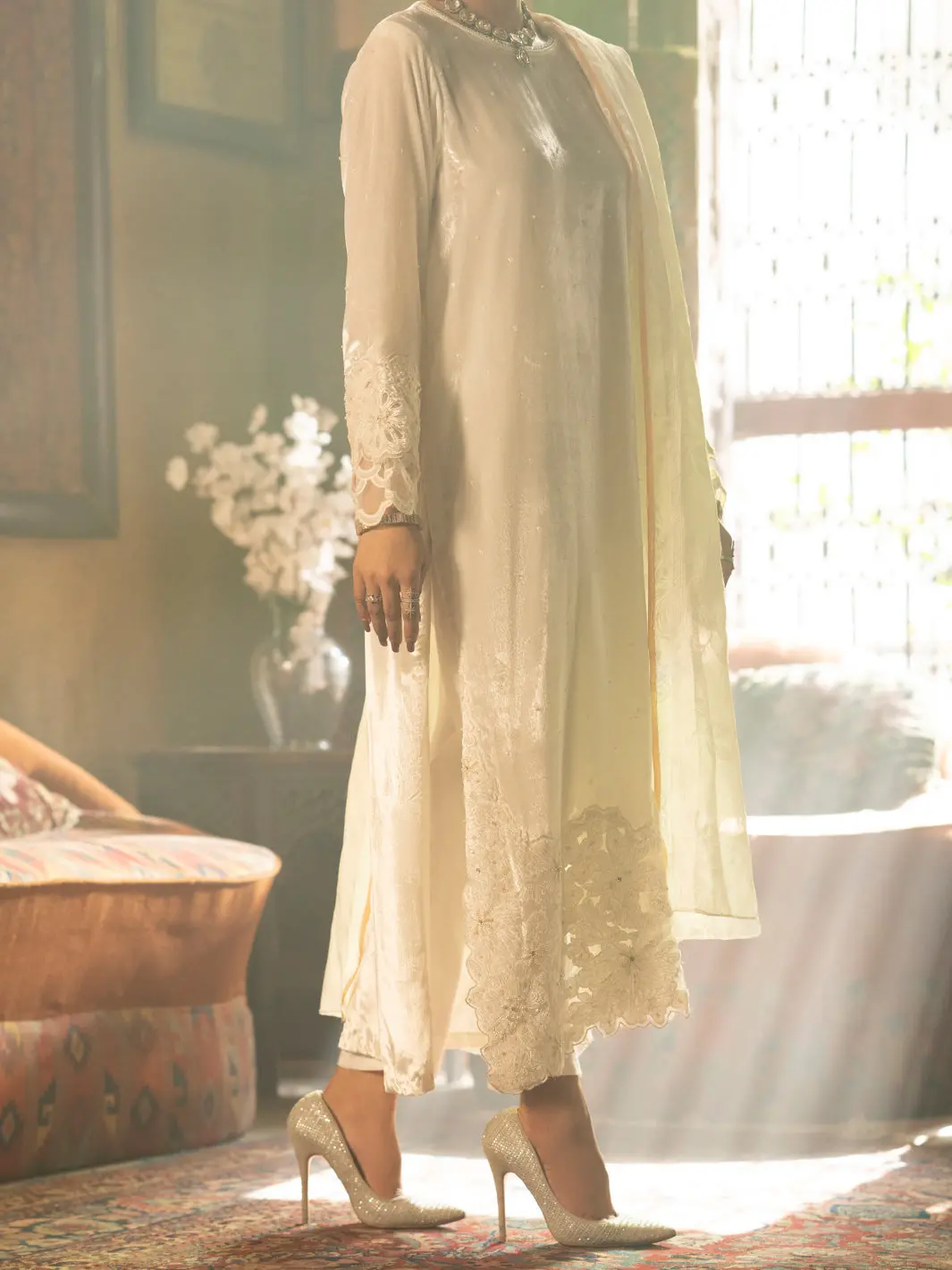 White Velvet 3Pc Formal Unstitched - Al-3Ps-Ls-Un-445 1