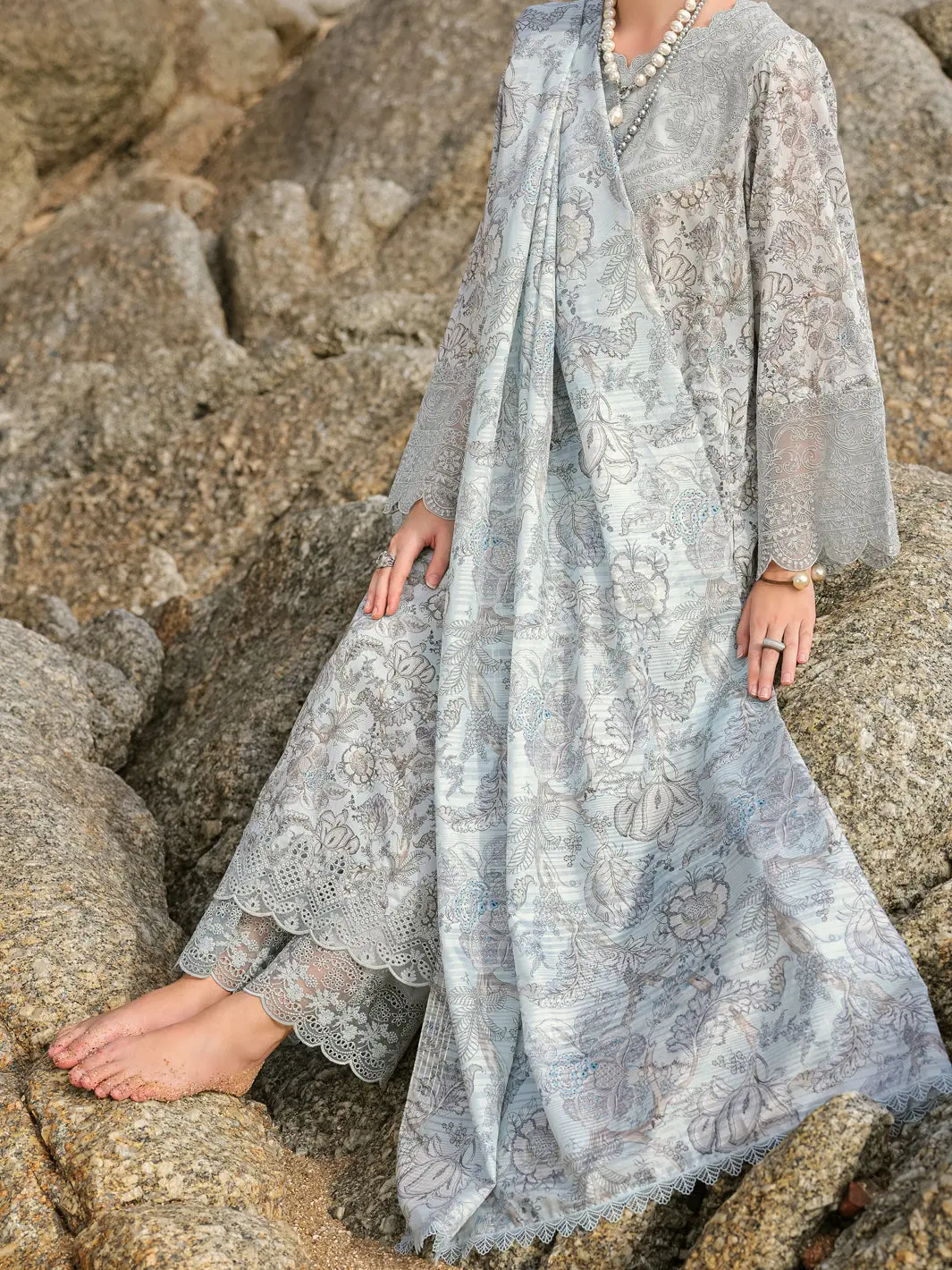 Light Grey Lawn 3Pc Unstitched - Alp-3Ps-1809 1