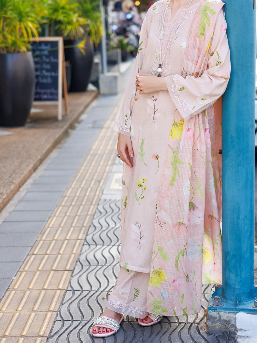 Light Pink Lawn 3Pc Stitched - Alp-3Ps-1840 1