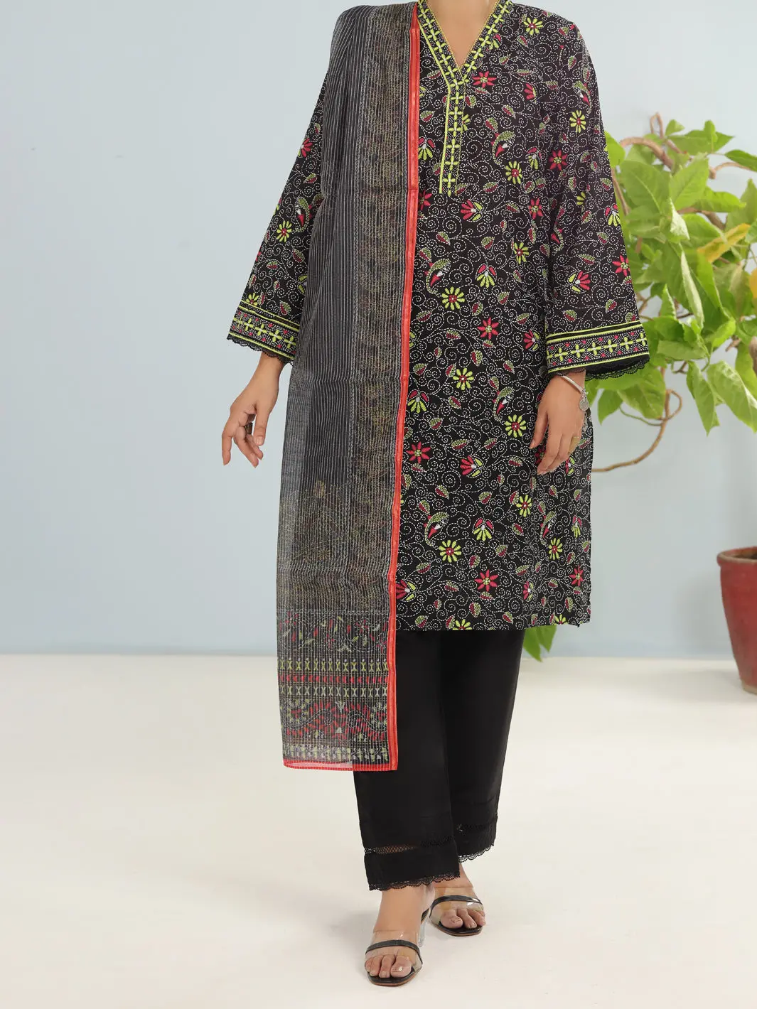 Black Lawn 3Pc Unstitched - Alp-3Ps-1901 1