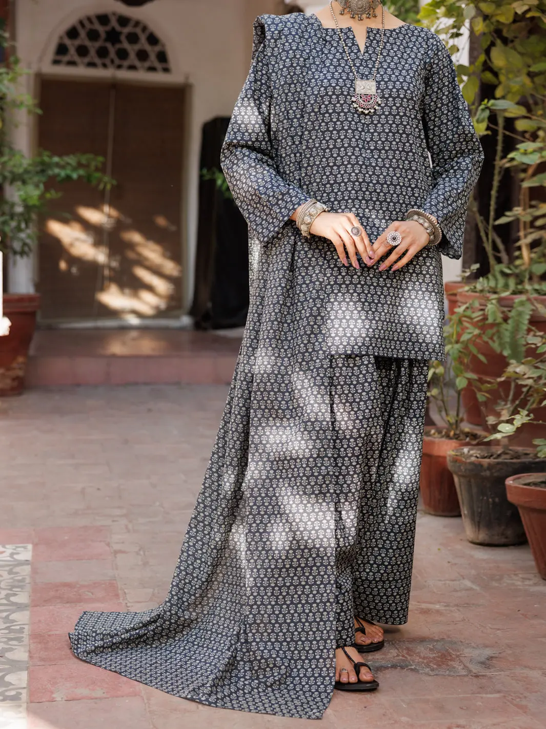 Black Lawn 3Pc Stitched - Alp-3Ps-2120 1