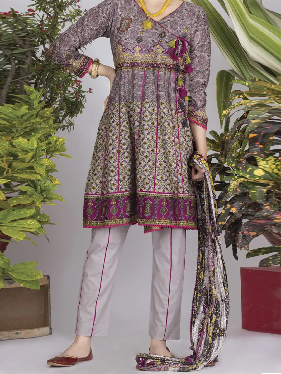 Grey Lawn 3Pc Stitched - Alp-703 1