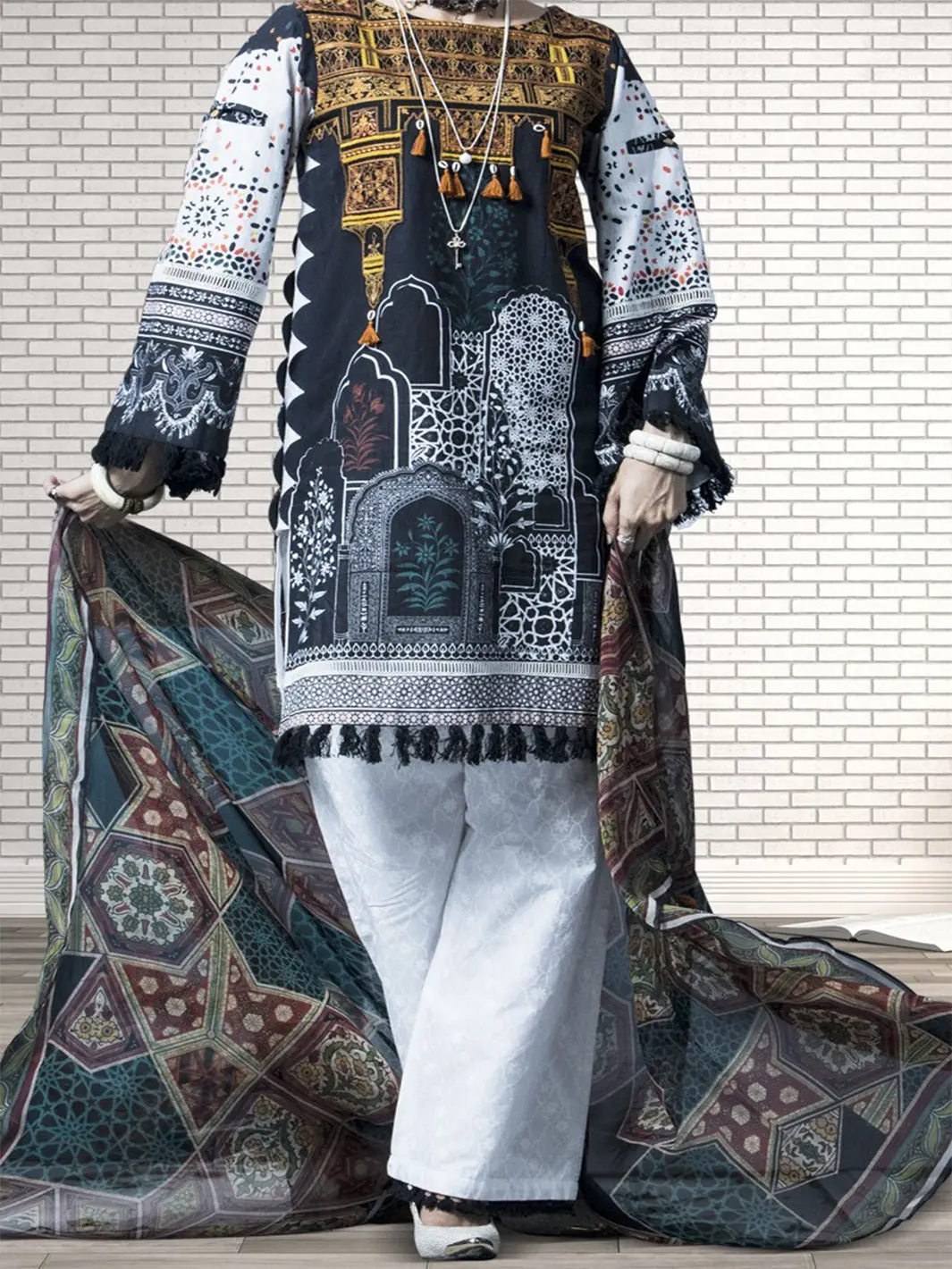 Khaddar Black 3Pc Unstitched - Awp-3Ps-175 1