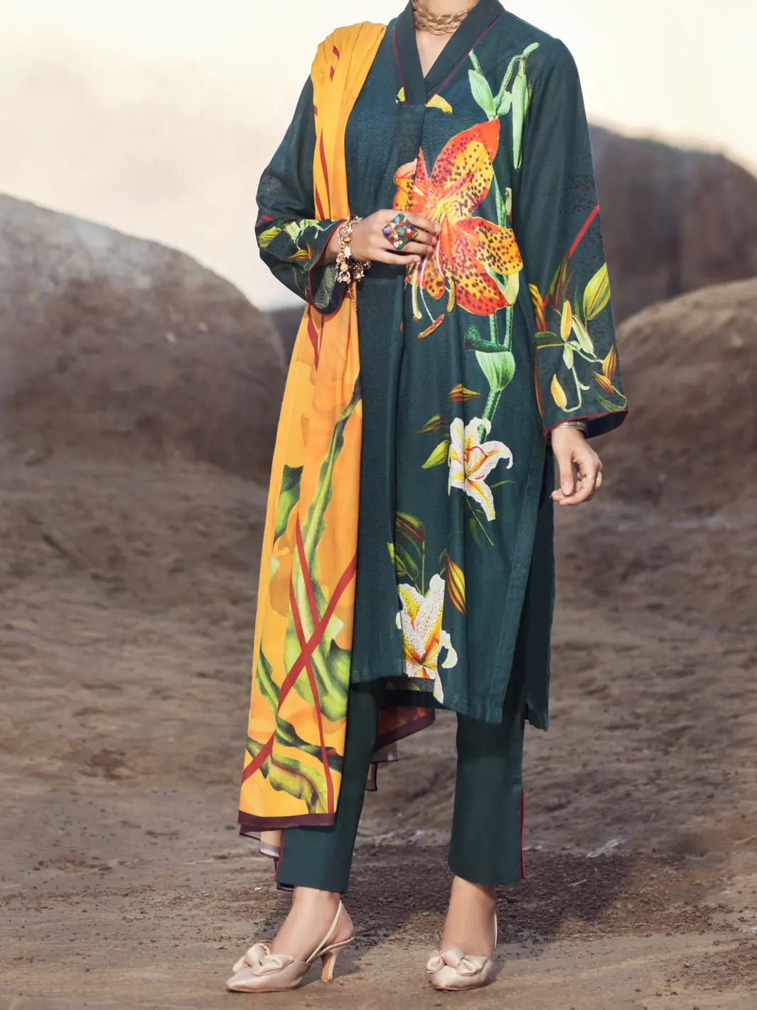 Hunter Green Karandi 3Pc Unstitched - Awp-3Ps-347 1