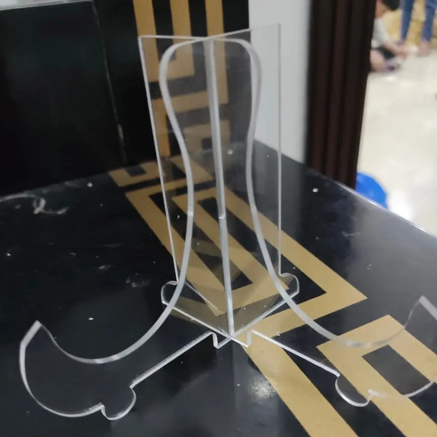 Transparent Acrylic Stand 1