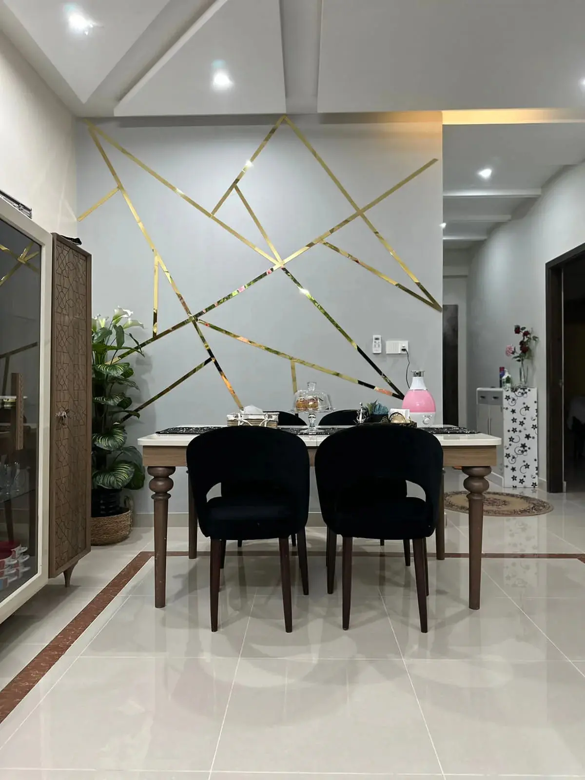 Acrylic Strips 8 Feet Long Bundle For Wall Decor 1