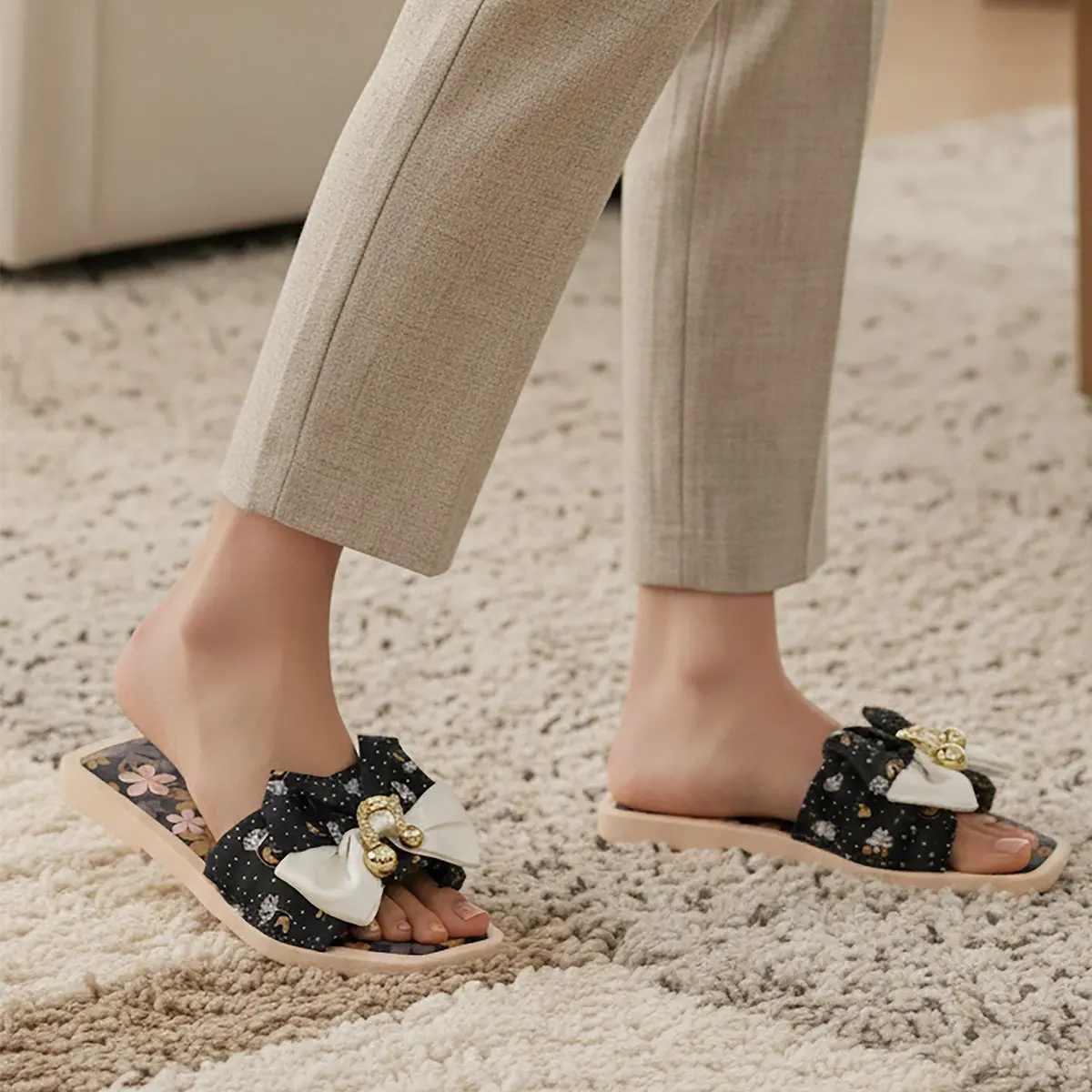 Women's Floral Slippers 1