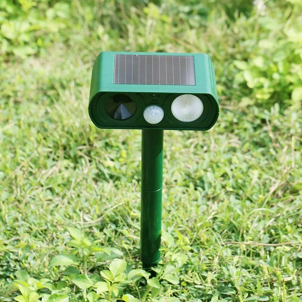 Ultrasonic Electric Yard Pest Repeller / Deterrent 1